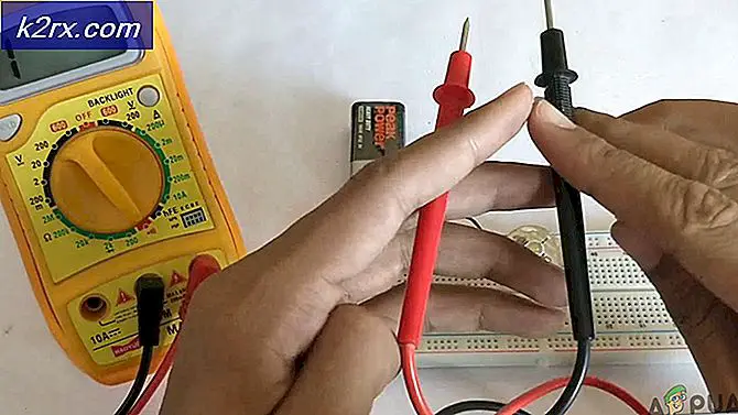 Es gibt Straßenlaternen außerhalb unserer Häuser, auf Balkonen oder in Gärten, die manuell ein- oder ausgeschaltet werden müssen. Wir können Philips Hue-Leuchten bei uns verwenden
